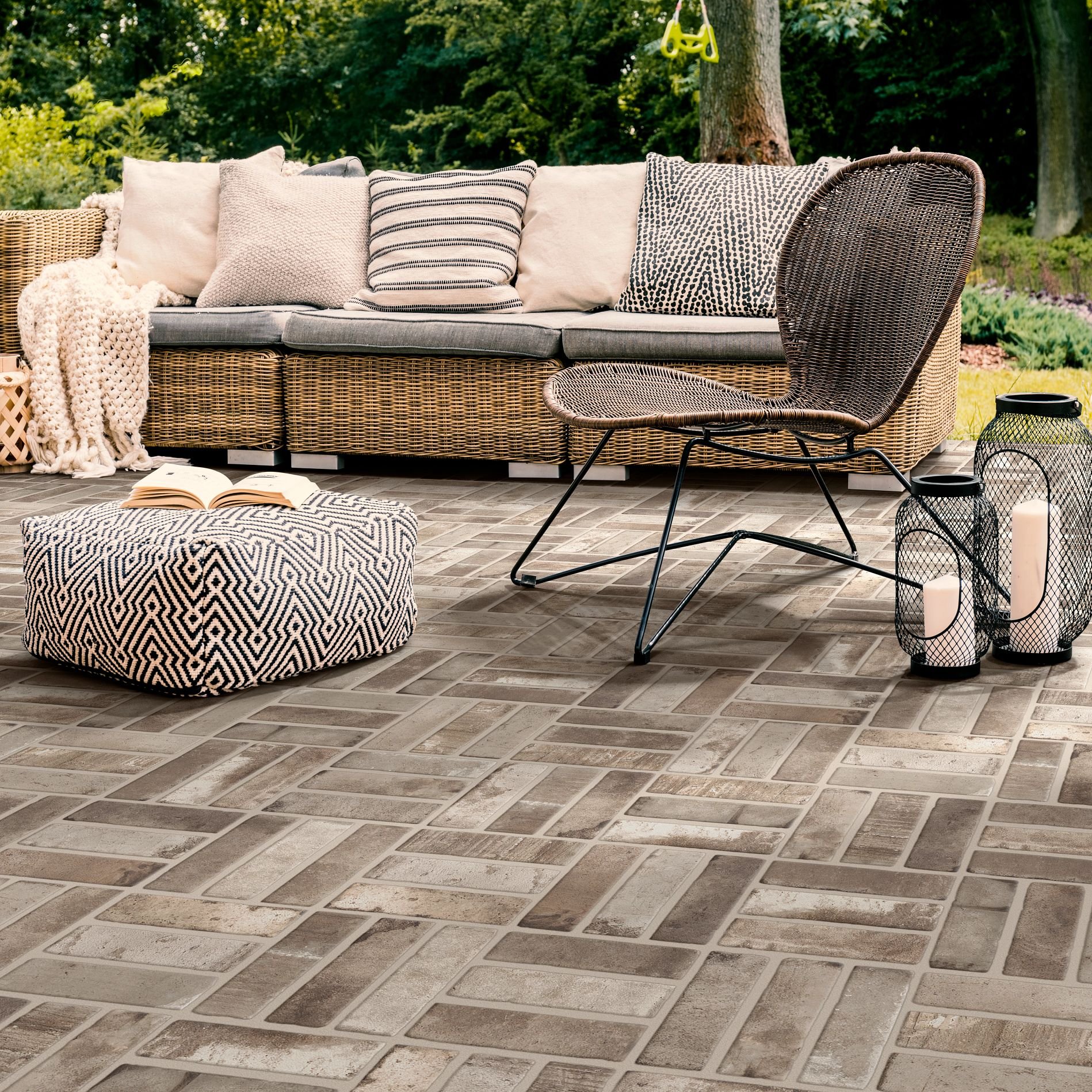 outdoor tile floor - Flooring Store in Oakville